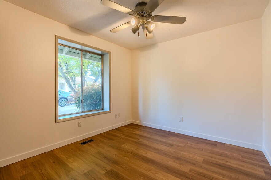 Building Photo - 14225 SW Rocklynn Pl