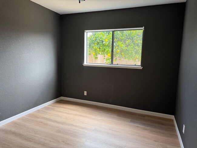 Building Photo - Nice Three-Bedroom Two Story Home