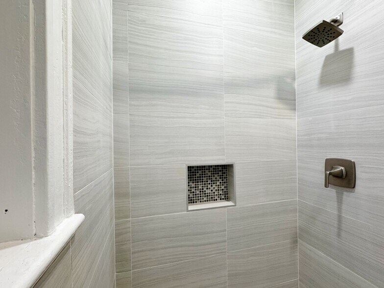 Custom shower - 3808 Fairview Ave