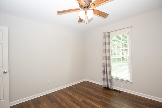 Building Photo - Charming 3-Bed, 2-Bath Home in Pittsboro's Serene Olde Farm Neighborhood! ?????