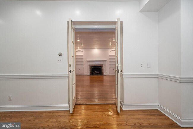 Building Photo - 714 Greythorne Rd