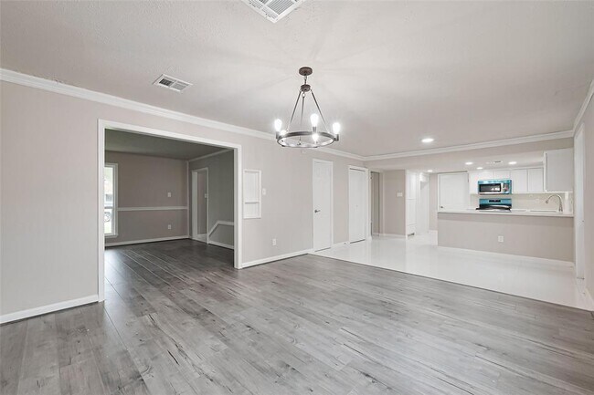 Building Photo - 203 Sevenhampton Ln