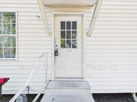 Building Photo - 111 Sternberg Dr