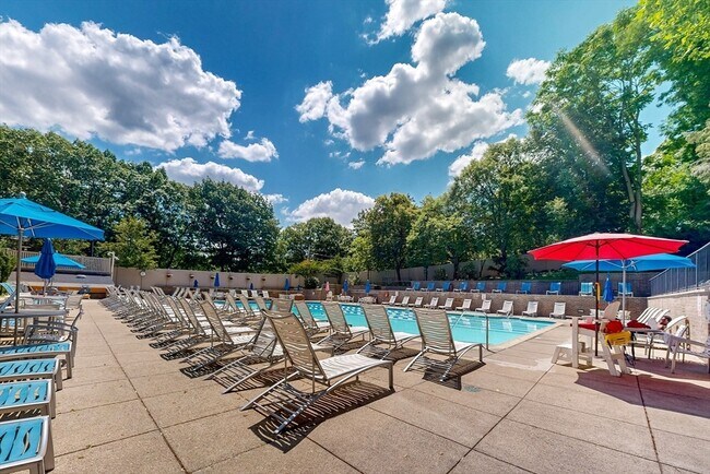 Building Photo - 44 Washington St