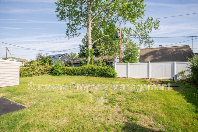 Building Photo - 11 Sedgwick Ln