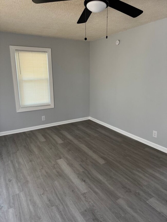 Building Photo - 509 42nd St