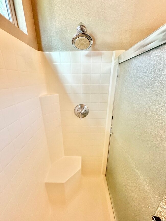 Building Photo - Stunning 3-bedroom 3-bathroom home in Yank...