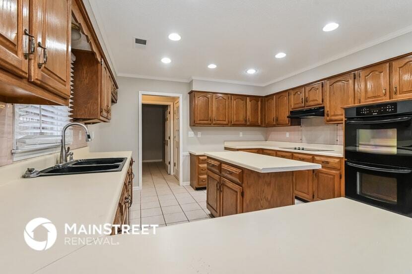 Building Photo - 2231 Oak Hollow Ln