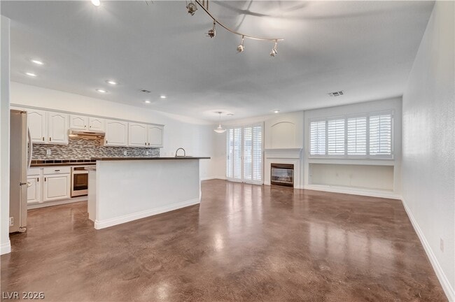 Building Photo - 9420 San Laguna Ct