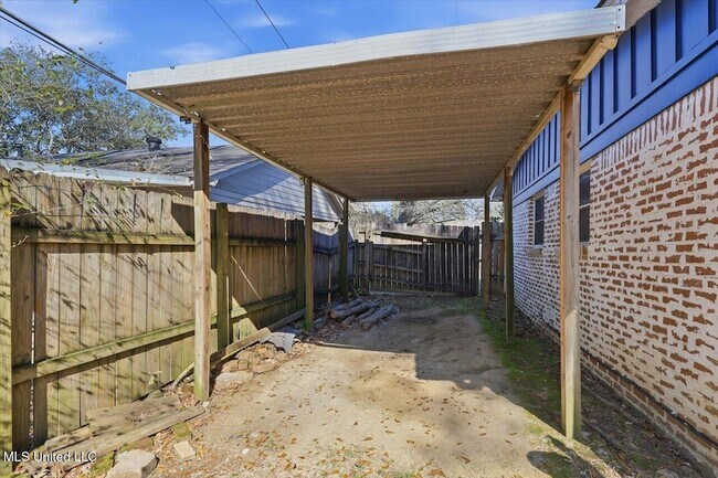 Building Photo - 1206 Arlington St