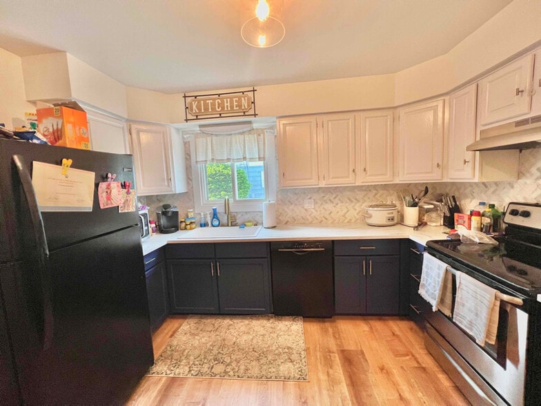 Building Photo - 5921 Harvest Ln