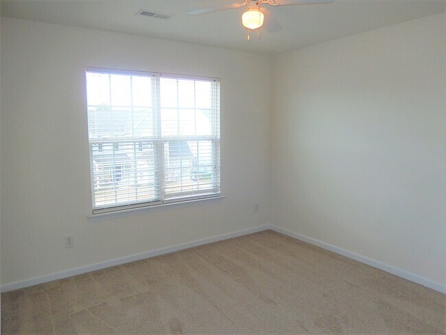 Building Photo - 1421 Springshire Ct