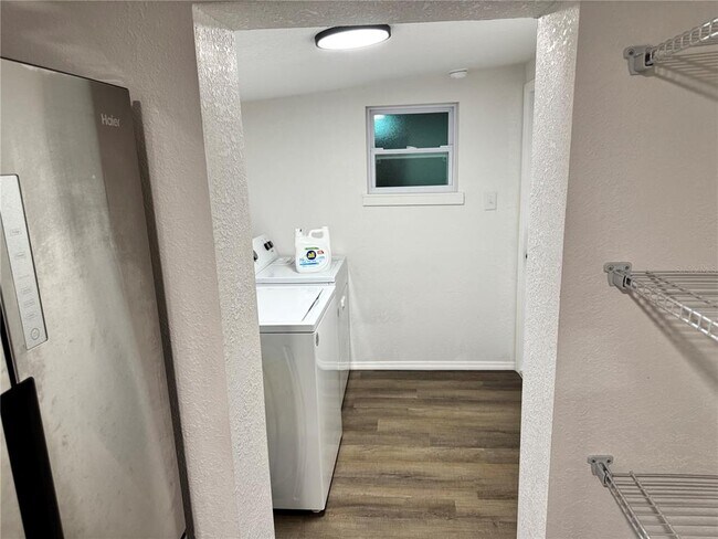 Building Photo - 38839 Miller Ave