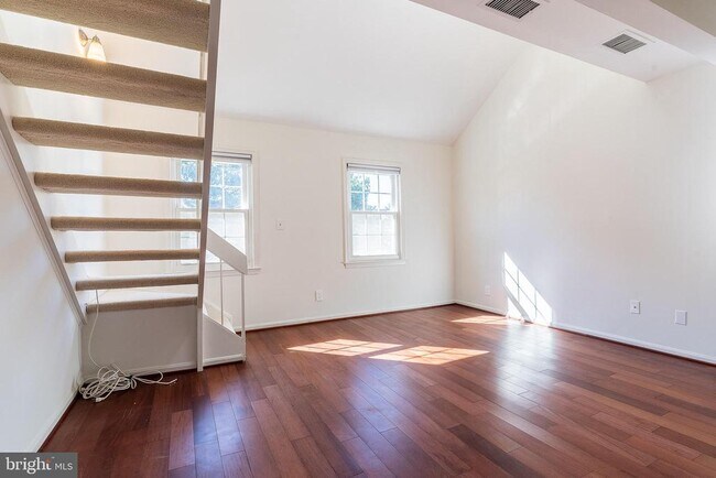 Building Photo - 603 Bashford Ln