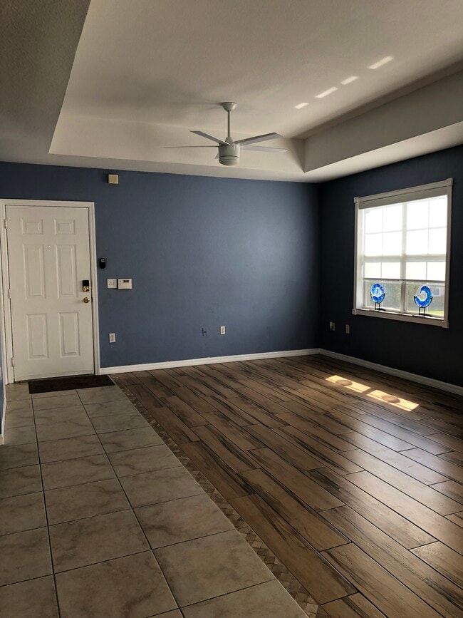 Building Photo - 2950 Viscaya Pl