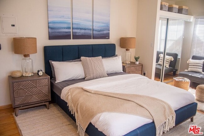 Building Photo - 26 Breeze Ave