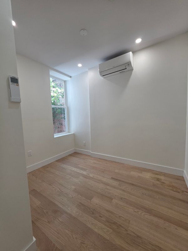 Building Photo - 72-50 66th St