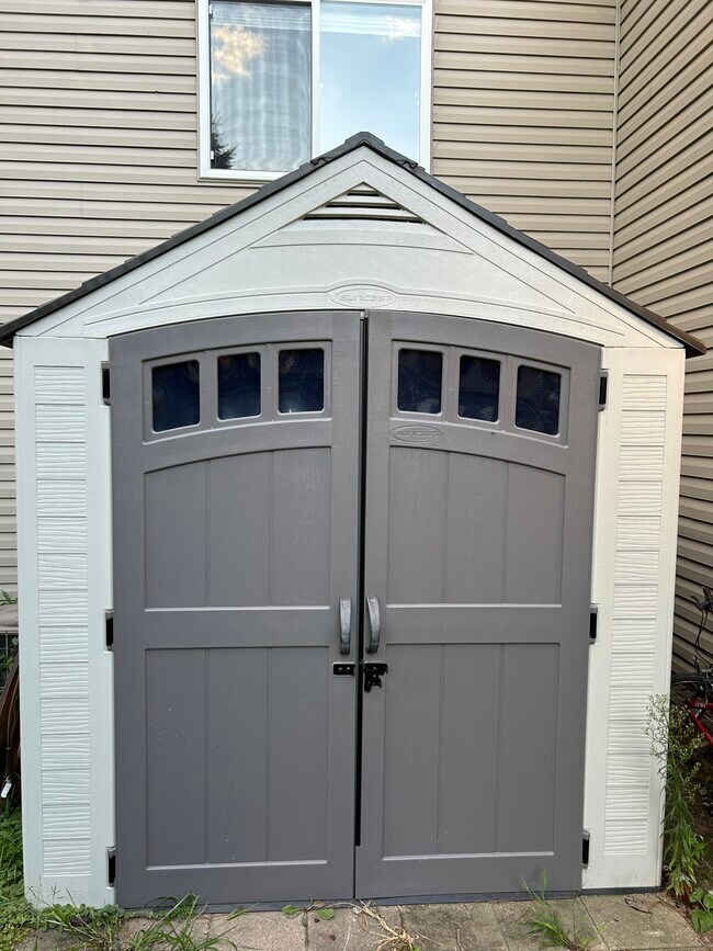 Building Photo - 345 Blue Spruce Ln