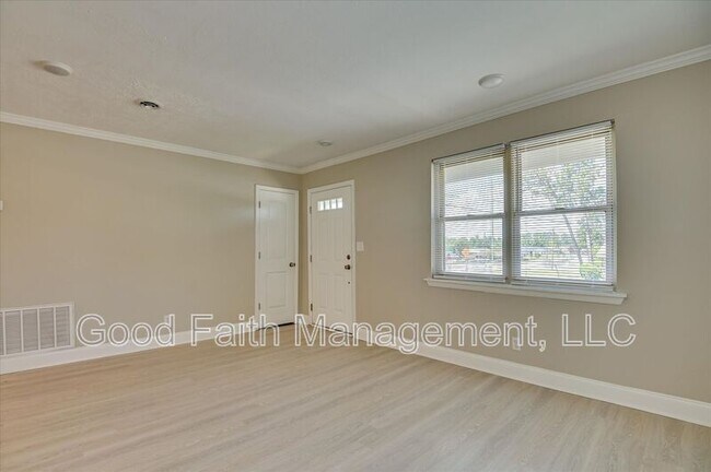 Building Photo - 4022 Windridge Dr