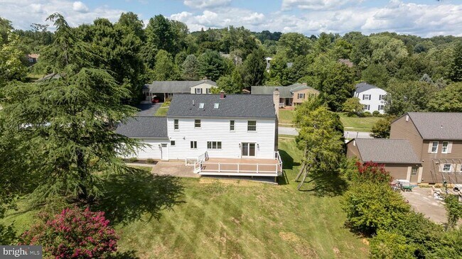 Building Photo - 1213 Clearfield Cir