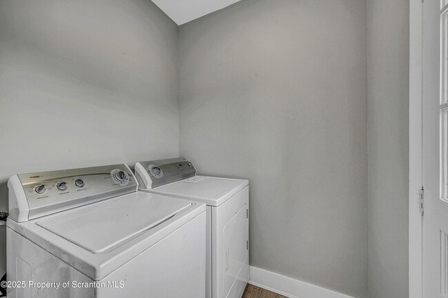 Building Photo - 1807 Farr St