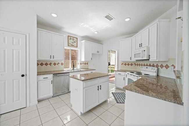 Building Photo - 13623 Country Green Ct