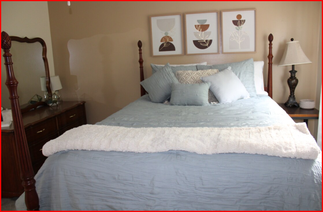 Charlotte Room - 411 Lundy Ct