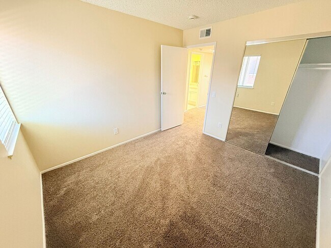 Building Photo - Spacious 3-Bedroom Condo in the Indian Canyon Gardens Community