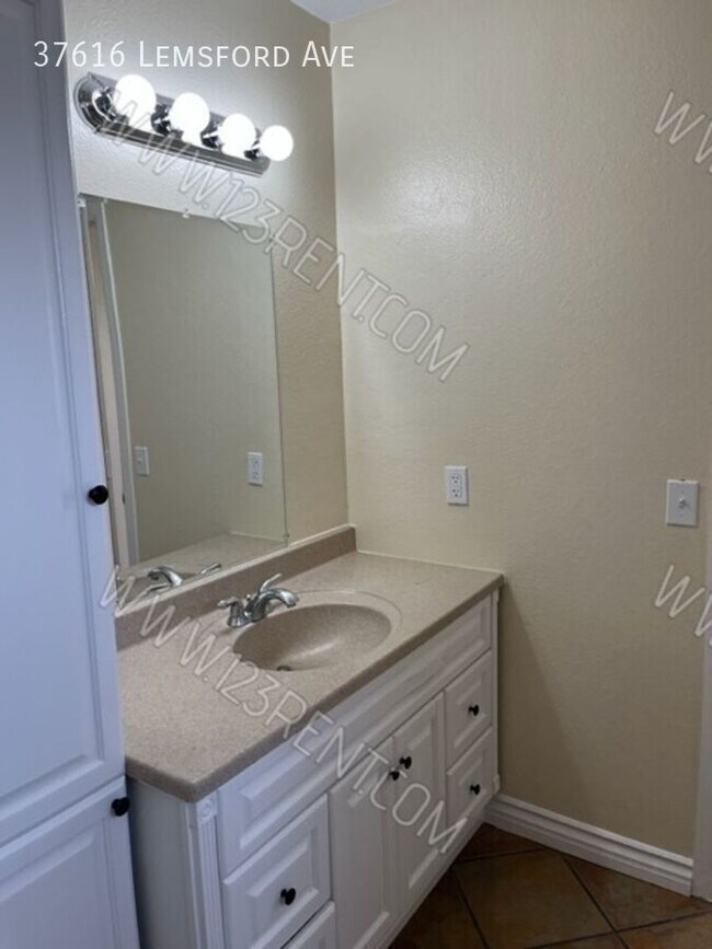 Building Photo - 37616 Lemsford Ave