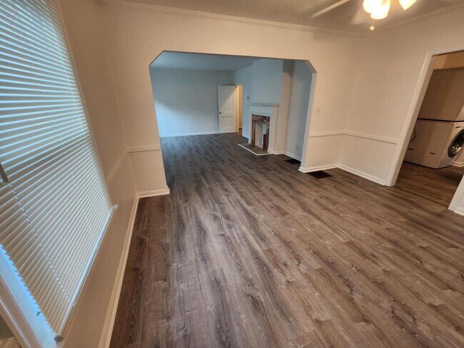 Building Photo - 2431 N Decatur Rd