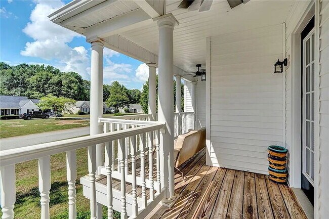 Building Photo - 175 Rock Moss Dr