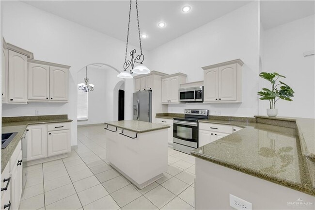 Building Photo - 22 Midlands Cir