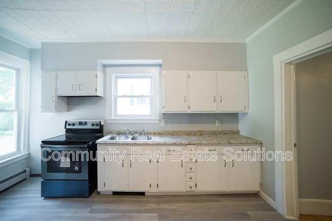 Building Photo - 68 Fifth St