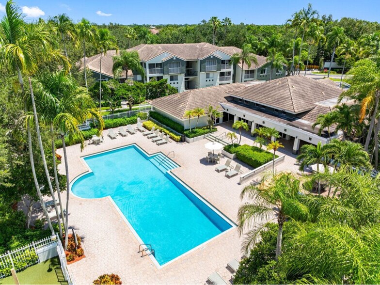 Building Photo - 2133 Polo Gardens Dr