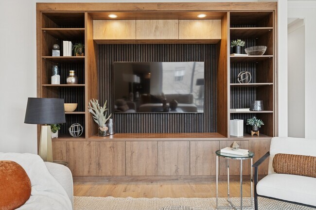 Building Photo - 3951 N Wayne Ave