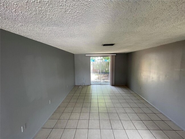 Building Photo - 4136 Shoreline Dr