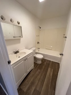 Building Photo - 6 Van Buren St