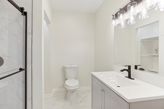 Building Photo - 3227 S Wells St