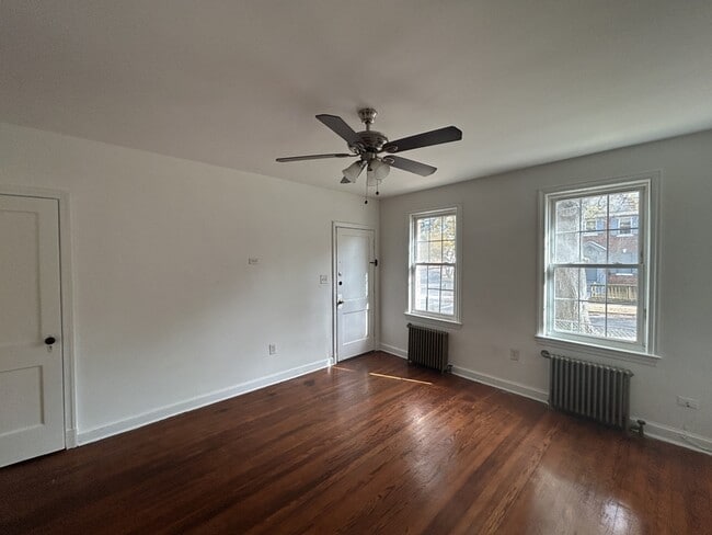 Building Photo - 1601 18th St SE