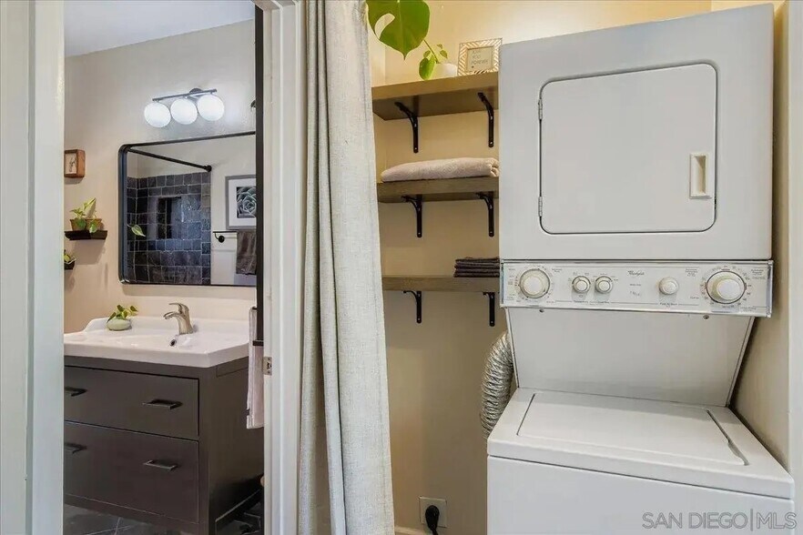 Building Photo - 2640 Worden St