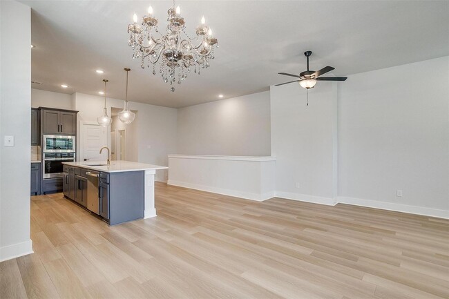 Building Photo - Stylish, Upgraded 3-bedroom, 2.5 bathroom ...