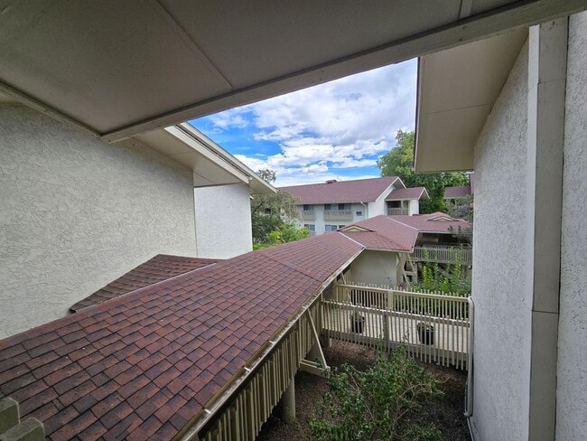 Building Photo - 2707 Valmont Rd