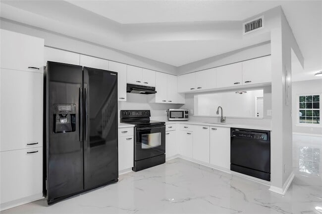 Building Photo - 9808 NW 56th Pl