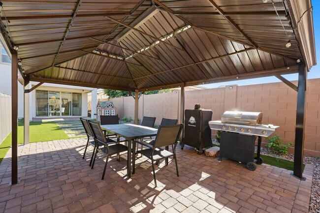 Building Photo - 20234 W Turney Ave