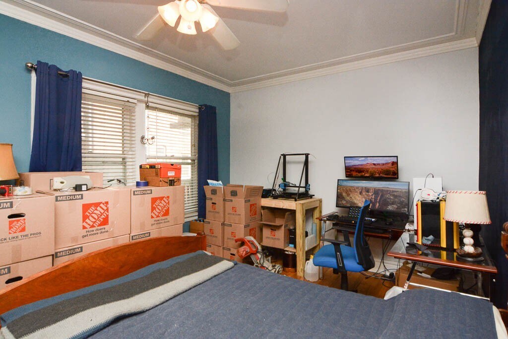 Building Photo - 1434 W Rosemont Ave