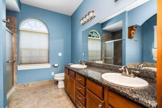 Building Photo - 950 Marshall Lakes Dr