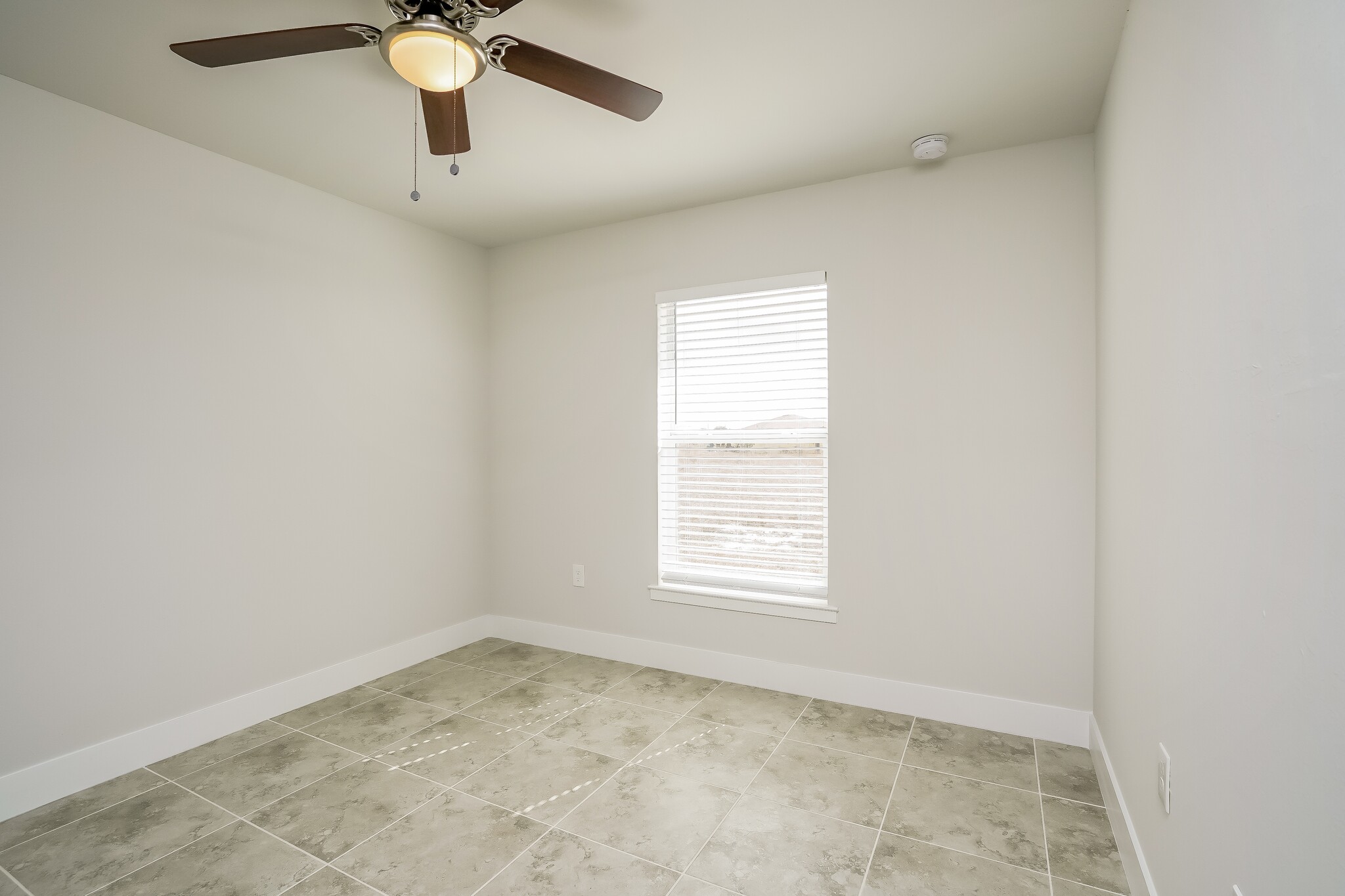 Building Photo - 1077 Capri Cir