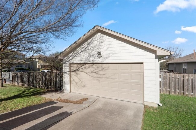 Building Photo - 6001 Perlita Dr