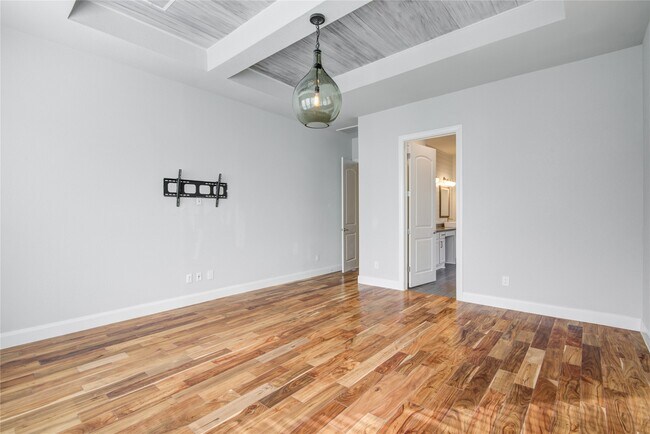 Building Photo - 135 Bella Luce