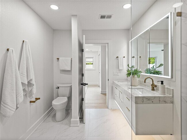 Building Photo - 6709 Cardinal Dr S